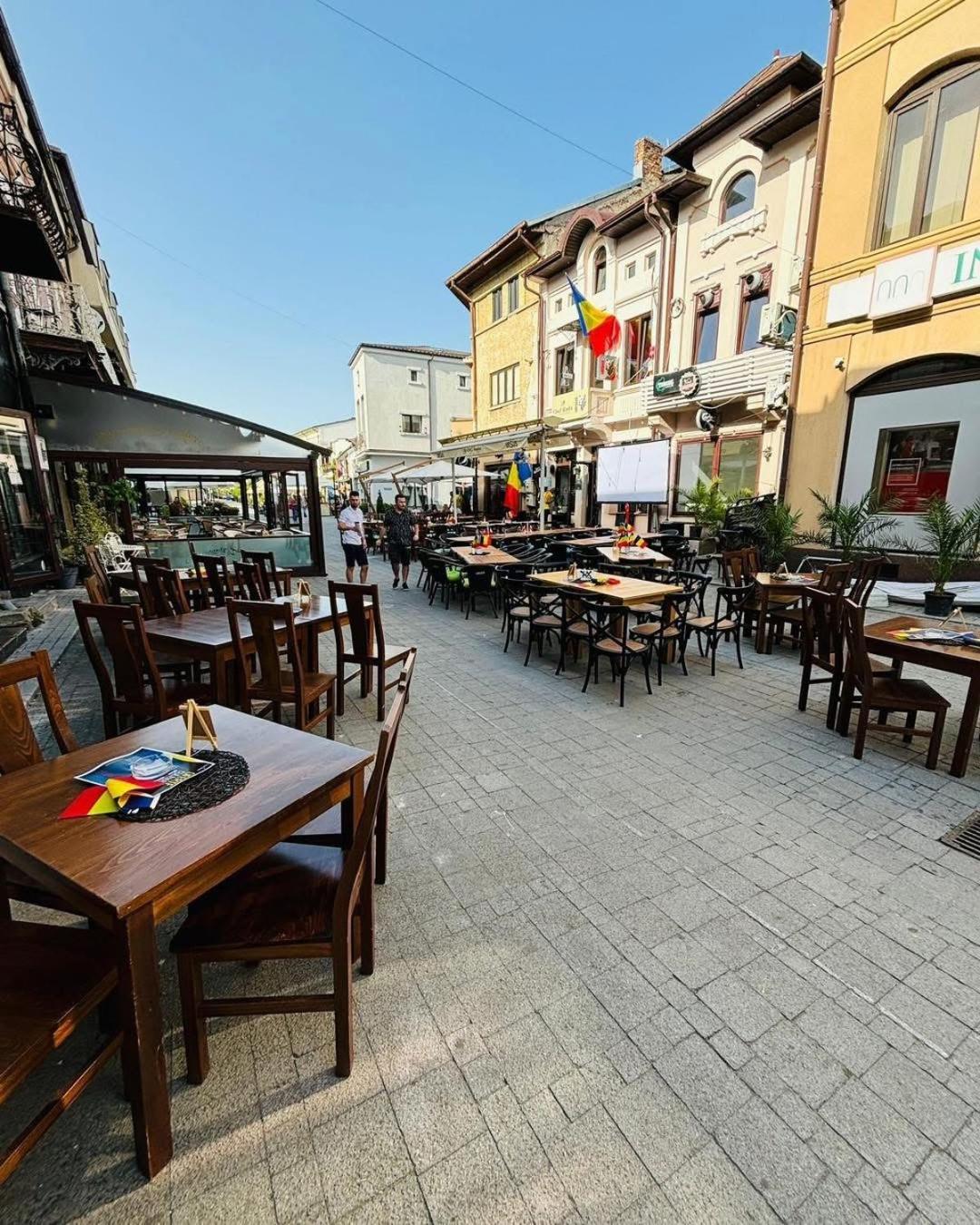 Old Town View- Ultracentral Apartment Tergovistye Kültér fotó